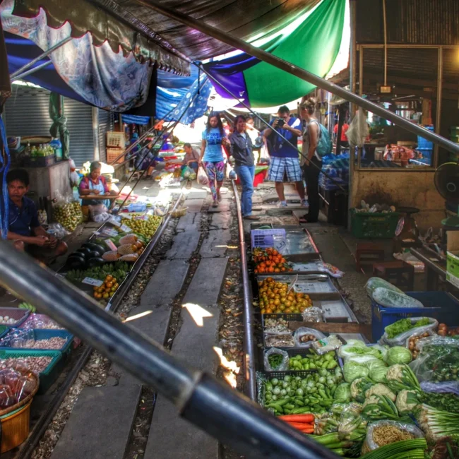 maeklong markt stände